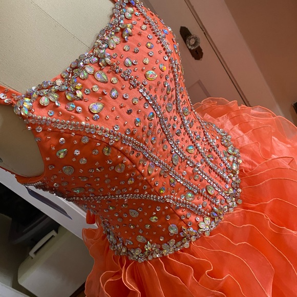 Ladies pageant gown/prom dress - Picture 4 of 12